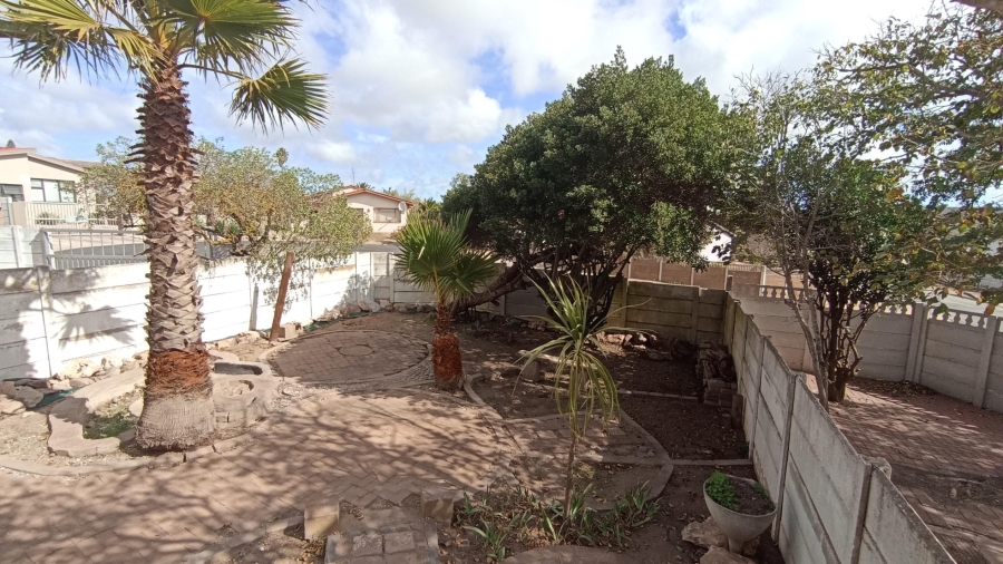 4 Bedroom Property for Sale in Vredenburg Western Cape